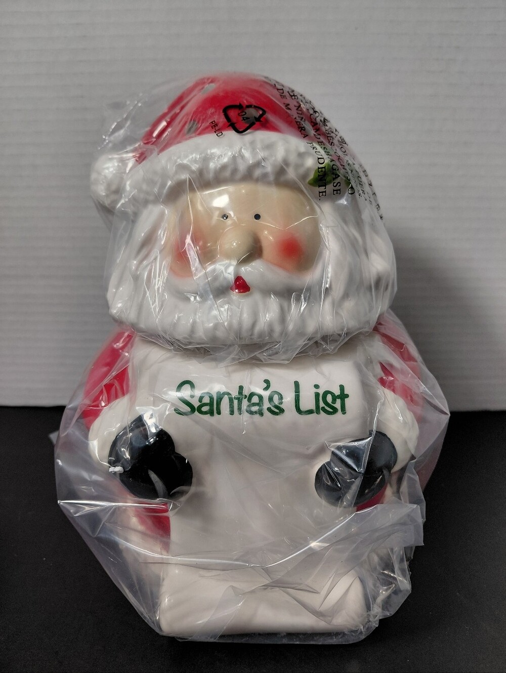 Scentsy Red and White  'Santa's List' Warmer